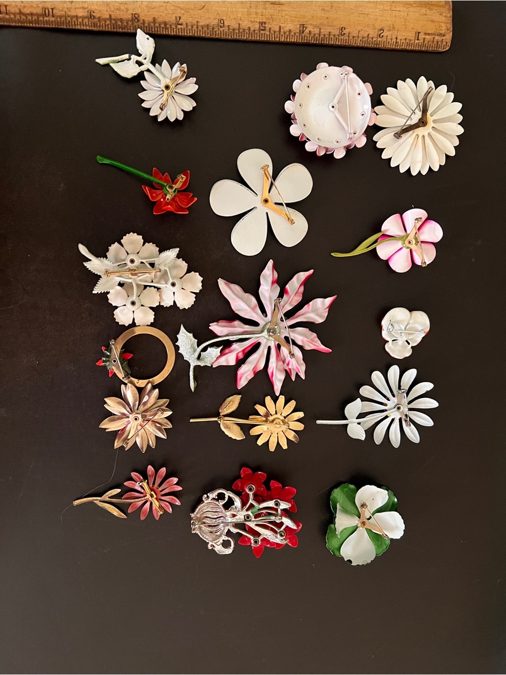 1960's Vintage Metal Enamel/plastic Flower Brooch Lot of 16 - Picture 8 of 8